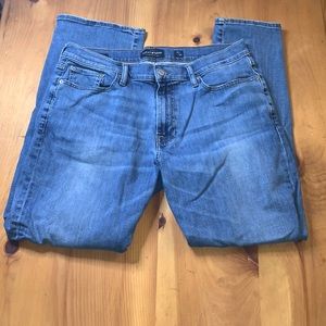 Men’s Lucky Brand jeans